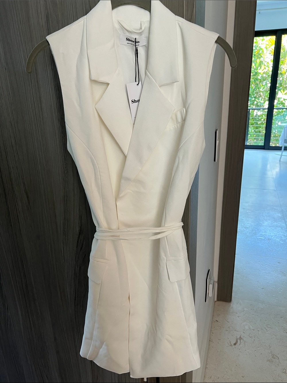 NWT REVOLVE Australia SHOWPO Romeo Sleeveless White Blazer Dress with Belt US 4 - Picture 2 of 12